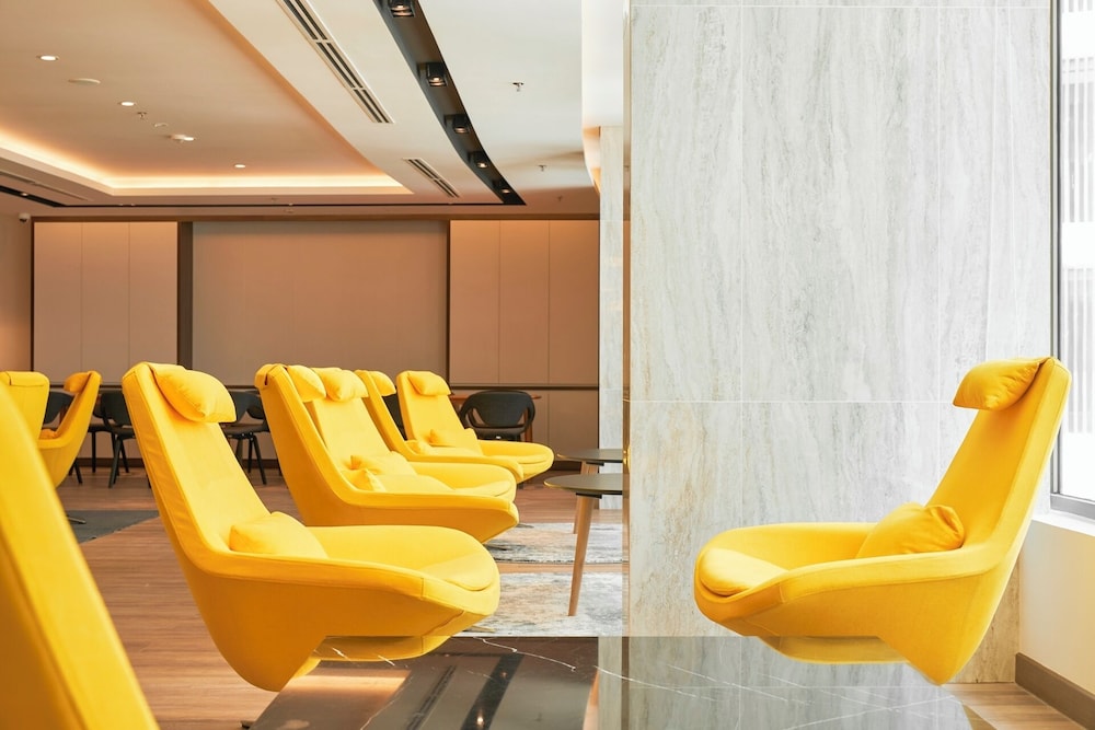 Midtown Premium Apartments 20/40
