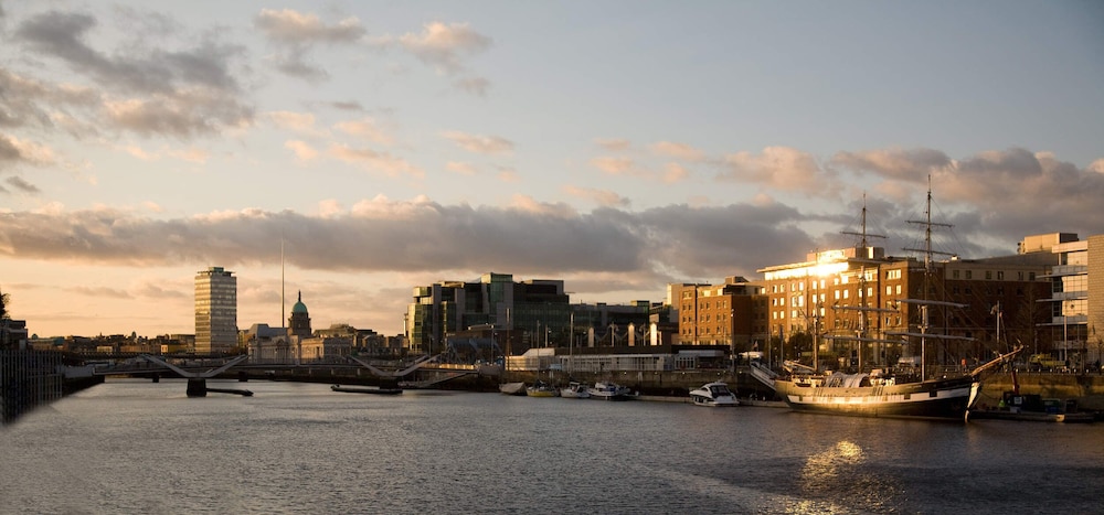 Travelodge Plus - Dublin City Centre 49/53