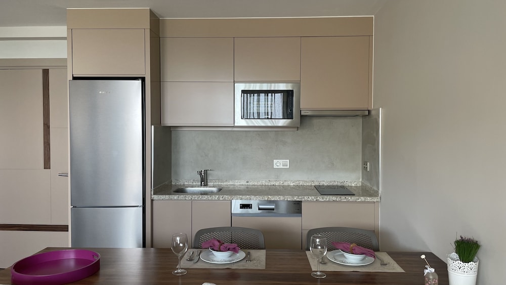 Green Garden City Luxury Apartments 36/37