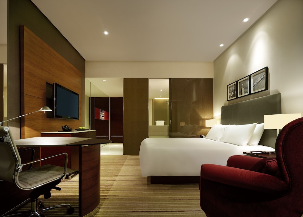 HYATT REGENCY HONG KONG TSIM SHA TSUI 24/55
