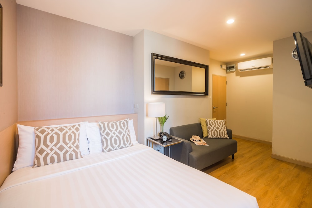 Asoke Residence Sukhumvit by UHG 9/74