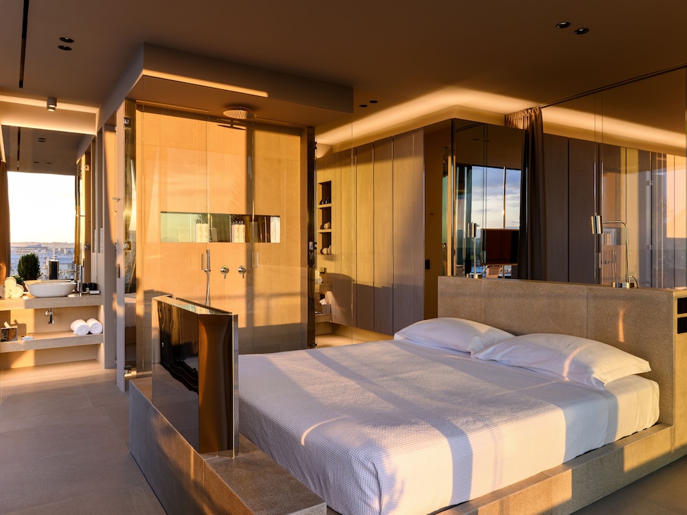 VICTORIA, PENTHOUSE