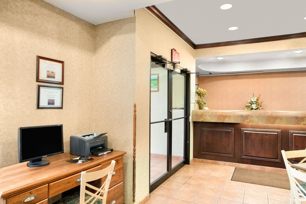 Super 8 by Wyndham Grayville 9/20