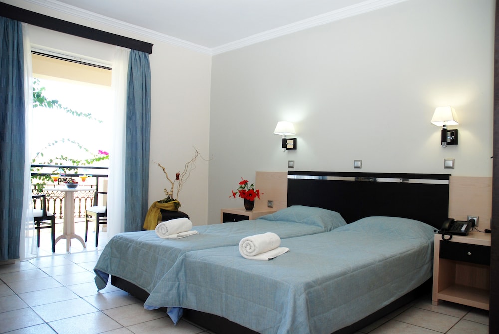 Letsos Hotel 30/75