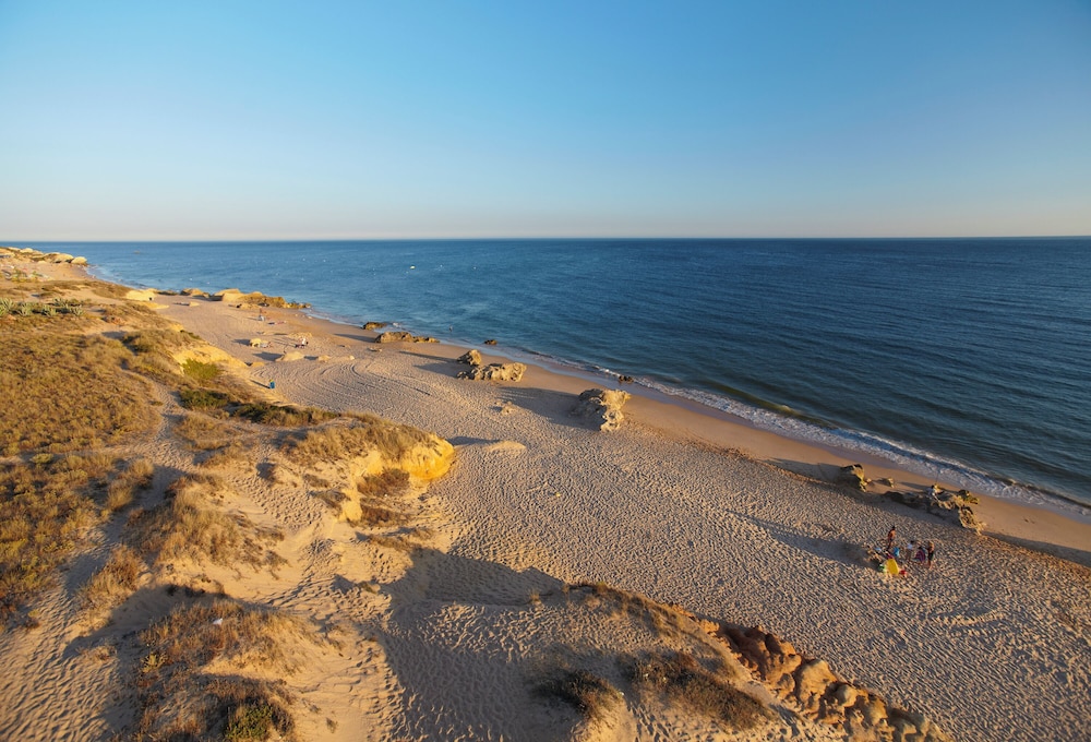 Wine & Books by the sea - Algarve Resort 82/87