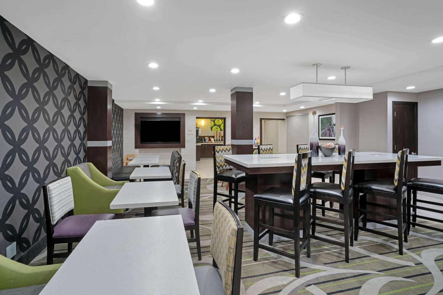 La Quinta Inn & Suites by Wyndham Knoxville North I-75 46/58