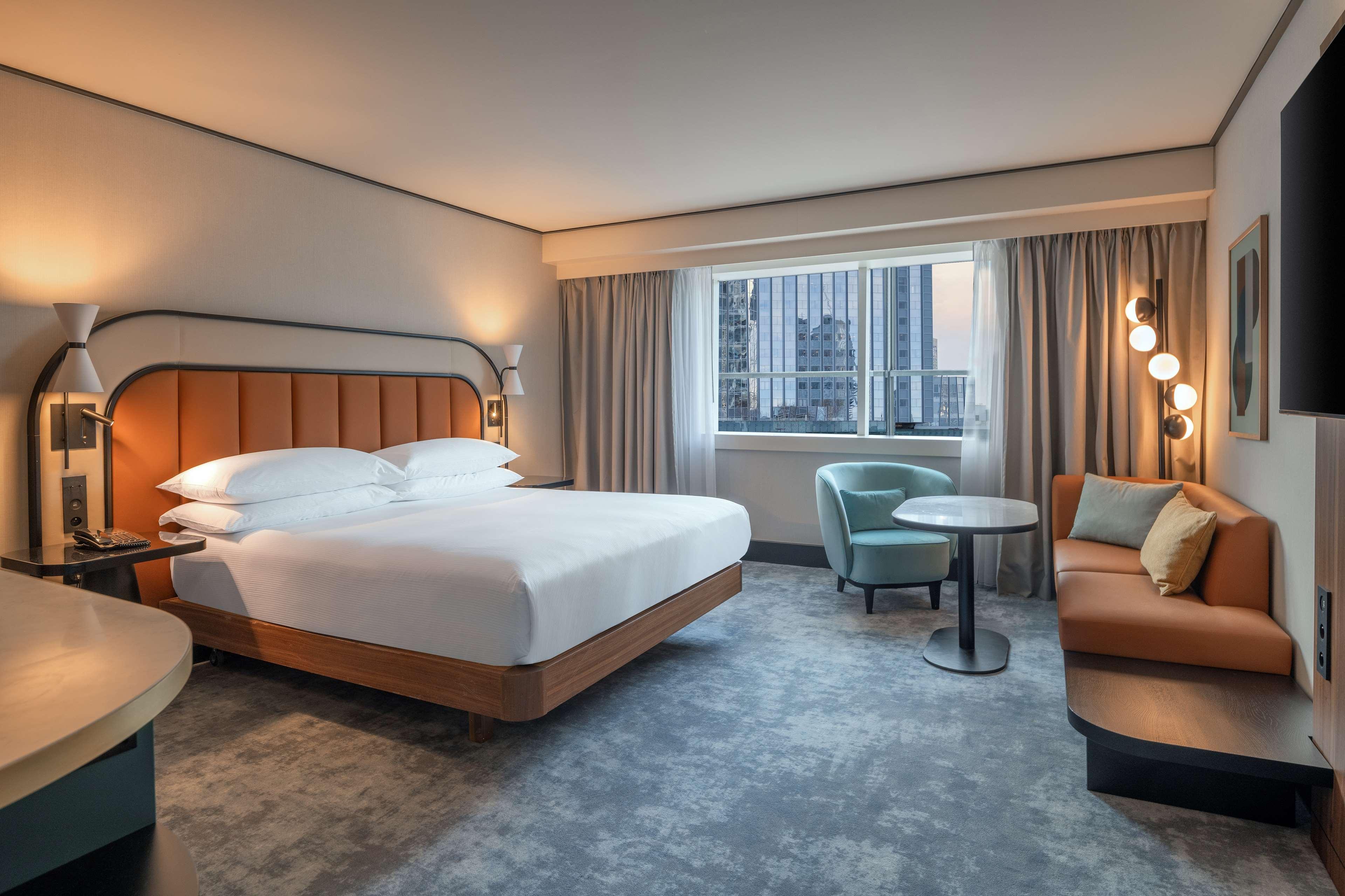 CONNECTING, FAMILY, KING AND TWIN BEDS
