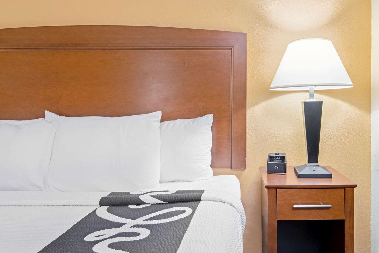 La Quinta Inn & Suites by Wyndham Lawton / Fort Sill 22/47