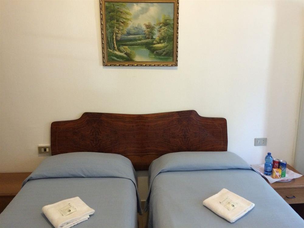 Hotel Adelchi 35/35