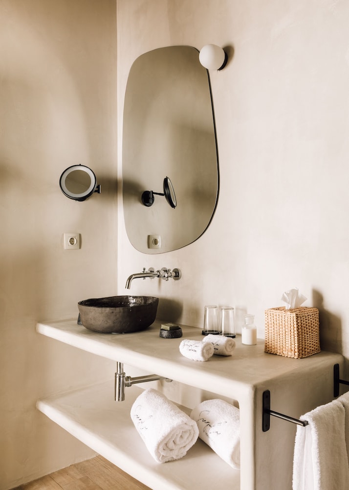 White Exclusive Suites And Villas 35/38