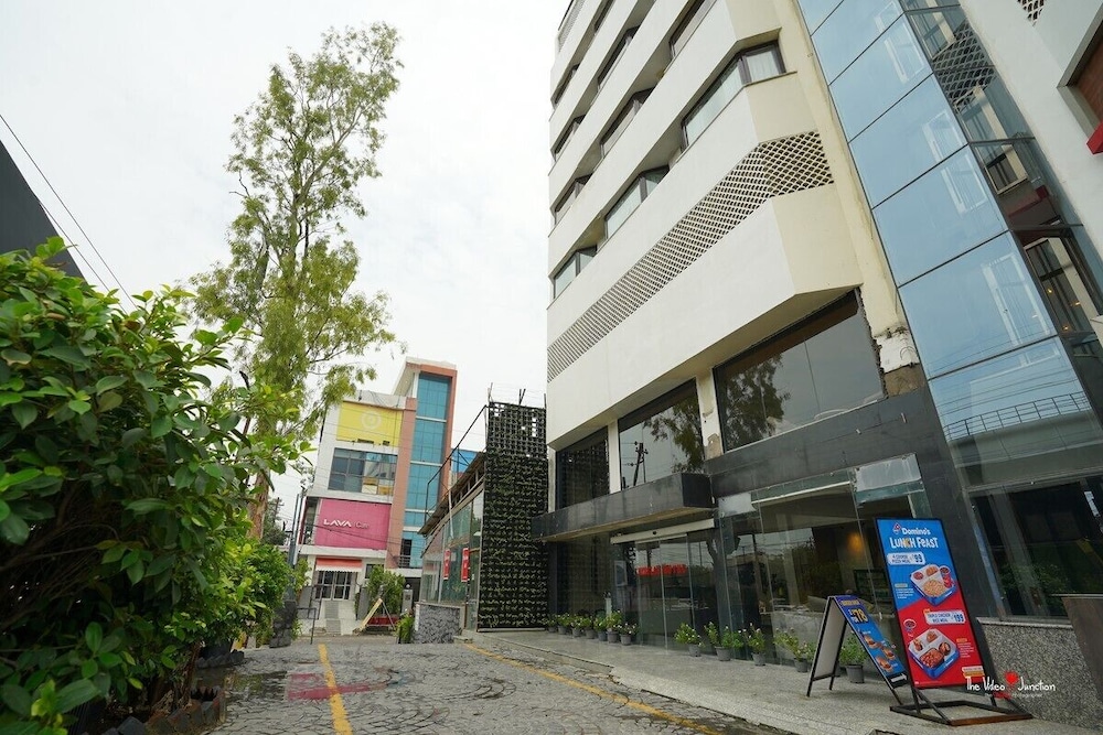 Nirulas Hotel 43/50