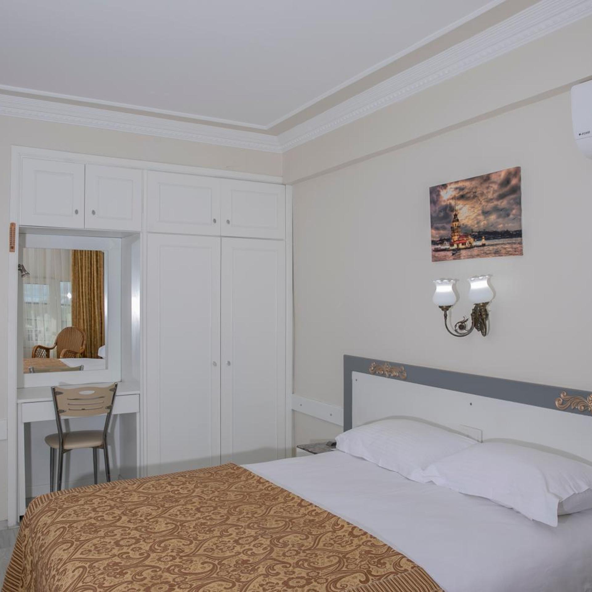 Standard, Double or Twin Bed