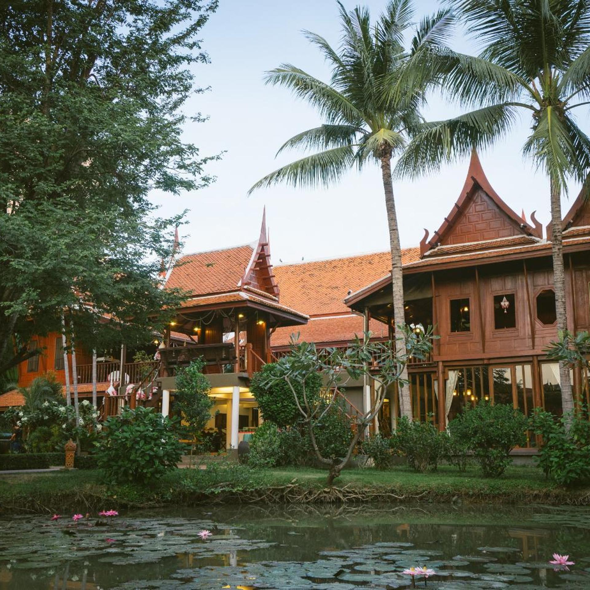 DHABKWAN RESORT & SPA 28/30