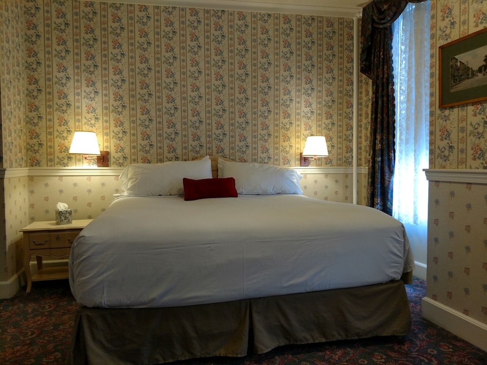 Thayers Inn 44/68