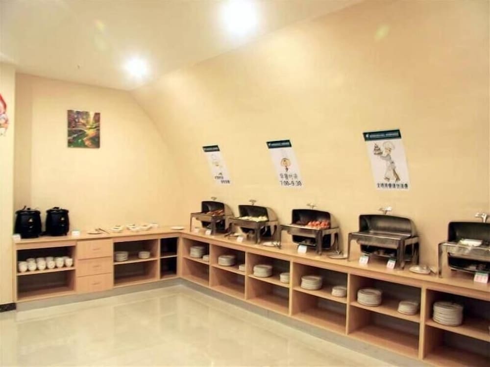 GreenTree Inn AnHui HeFei High-Speed Railway South Station BaoHe Avenue Government Business Hotel 35/48
