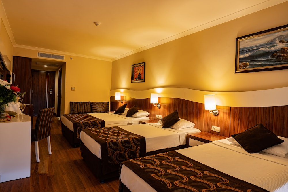 Throne Beach Resort and Spa 10/50