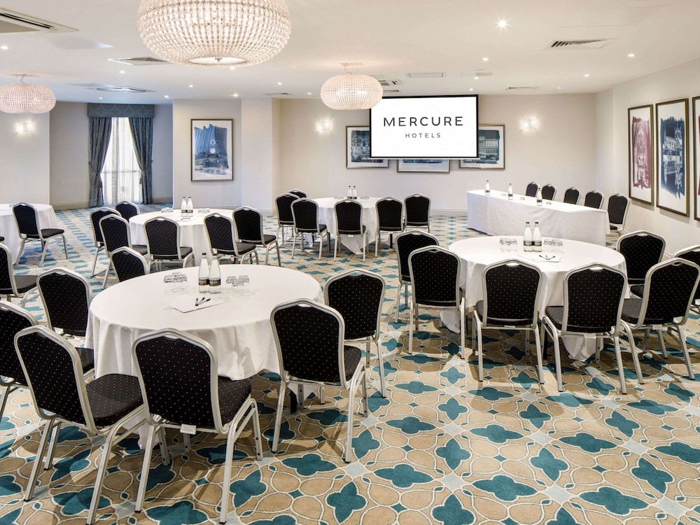 MERCURE CHESTER ABBOTS WELL HOTEL 34/50