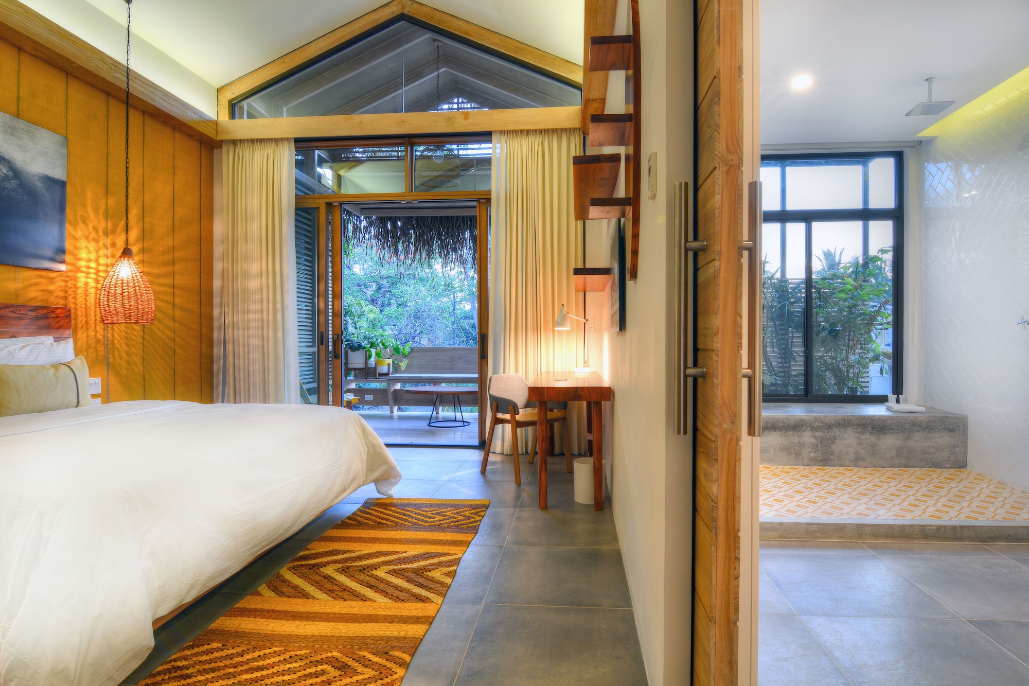 PREMIUM, KING BED
