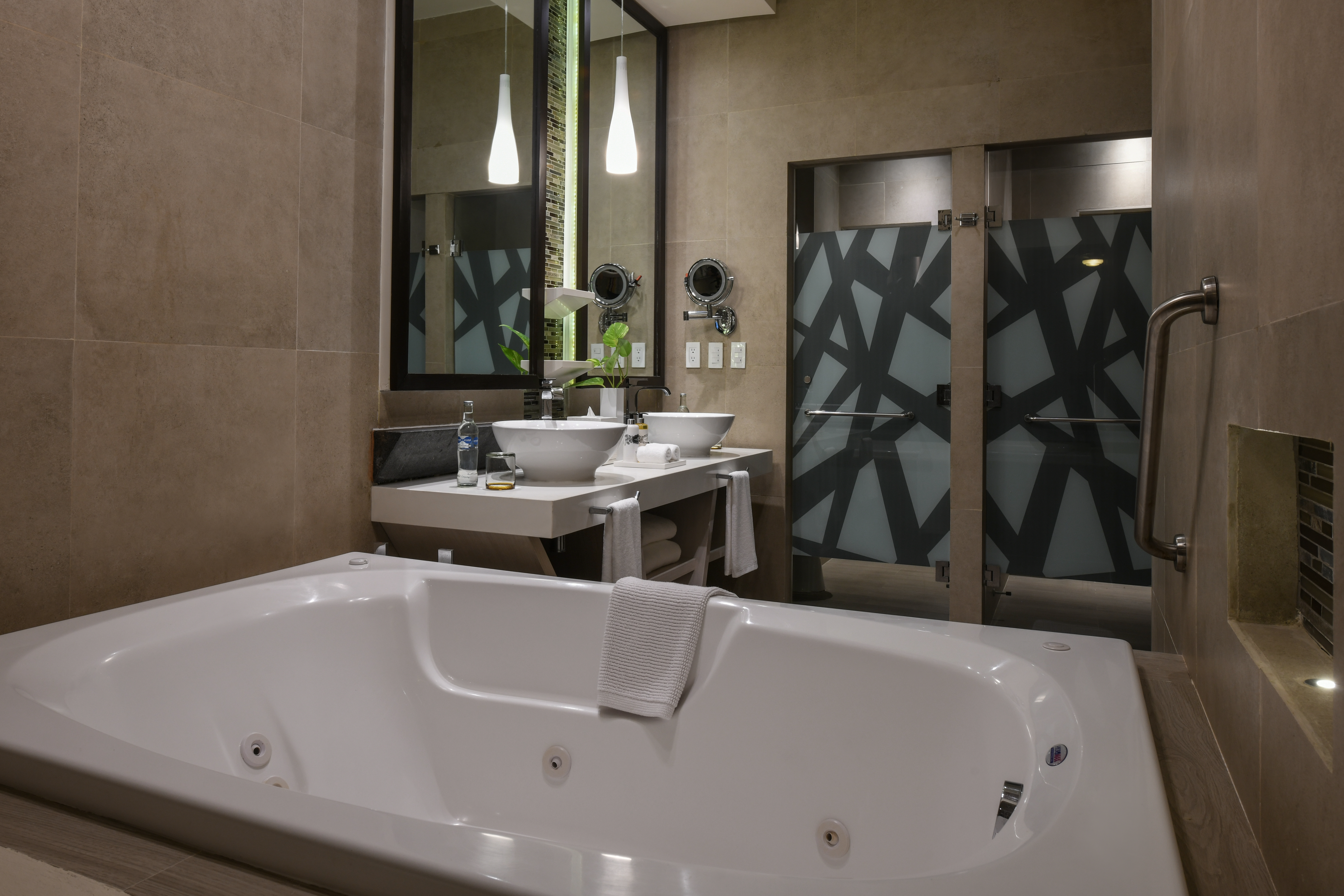 Suite, Ocean Front