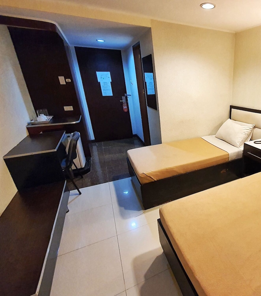 Asia Stars Hotel 25/31
