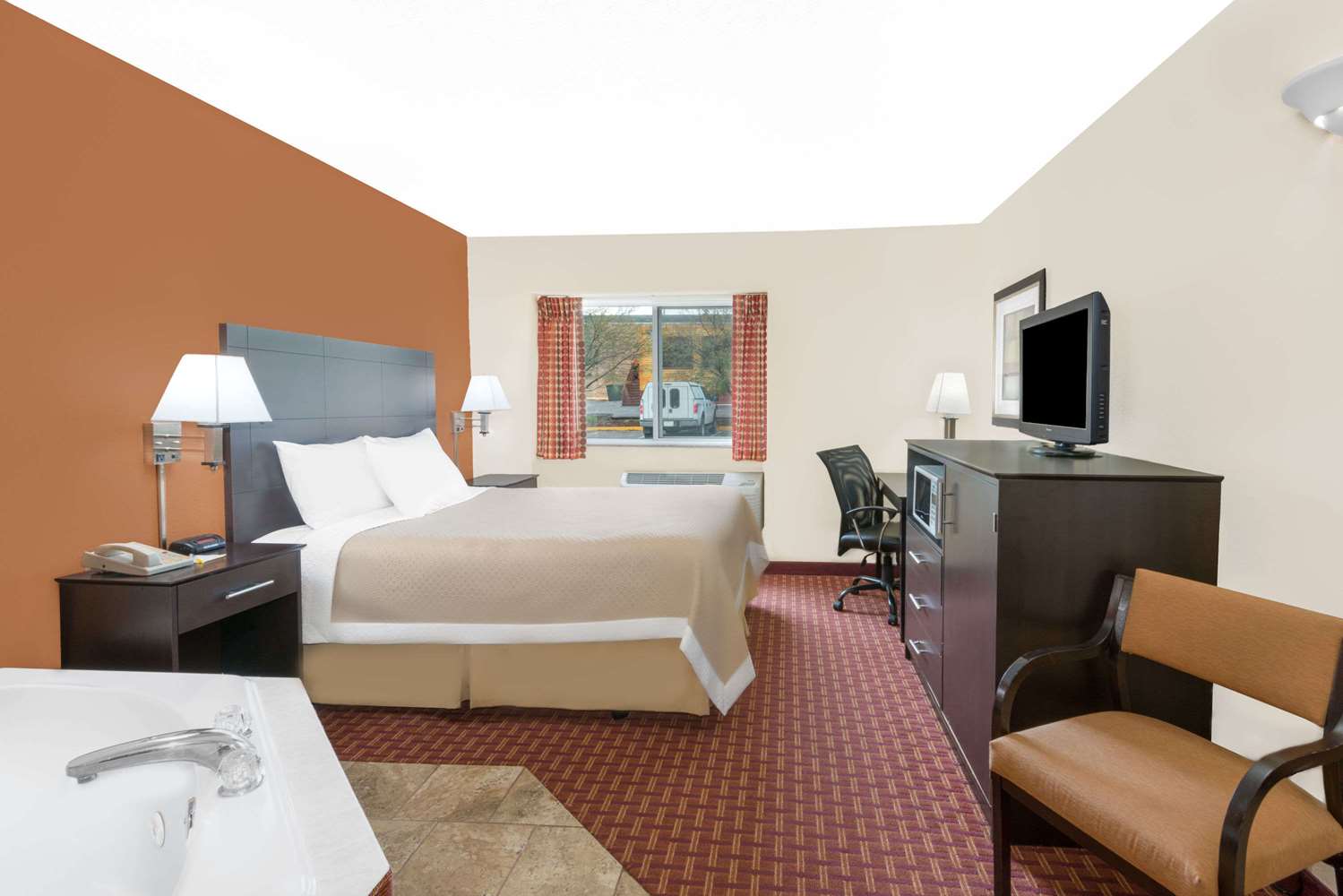 Days Inn by Wyndham Ames 16/33