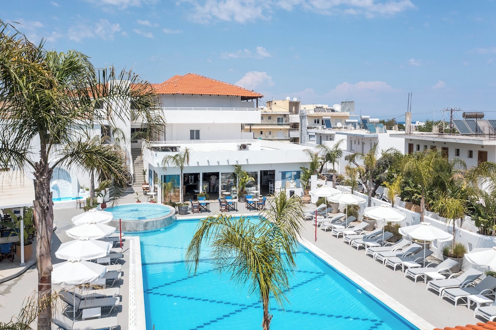 Tinas Plus in FALIRAKI