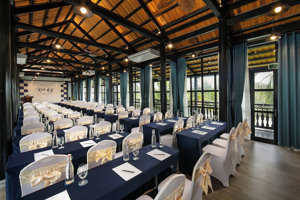 Bliss Hoi An Beach Resort and Wellness 36/49