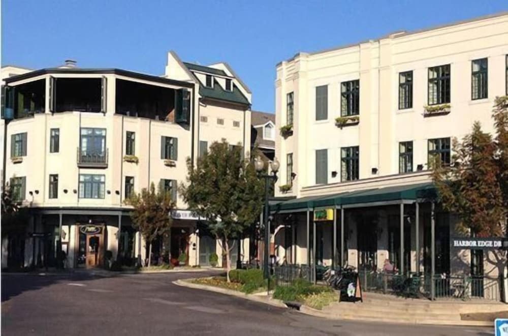 River Inn Of Harbor Town 59/67