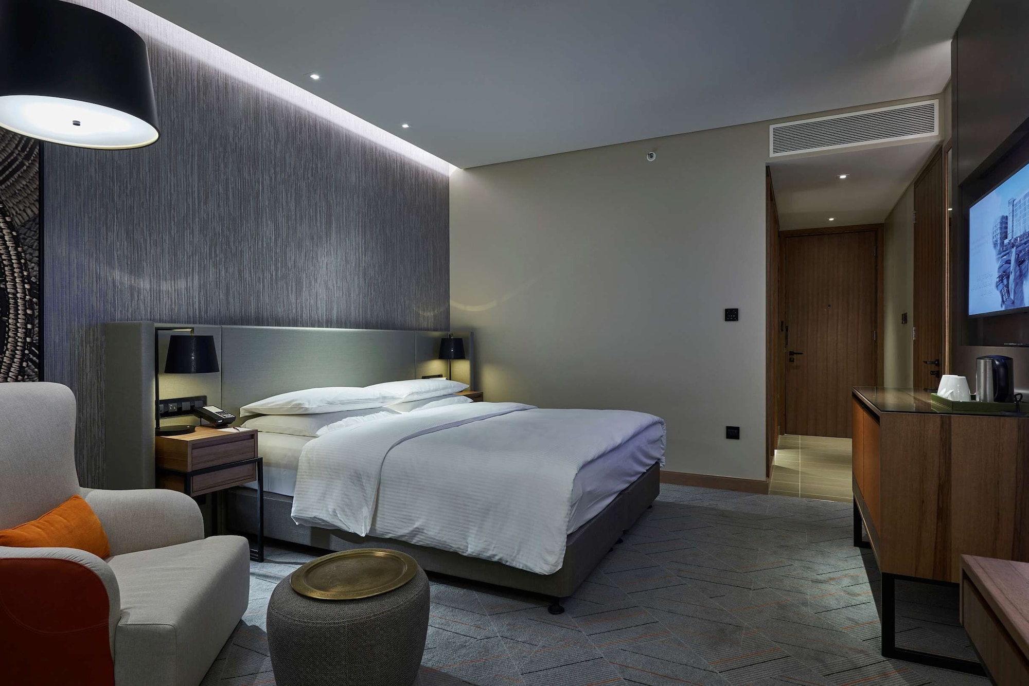Deluxe, King Bed, Plaza View