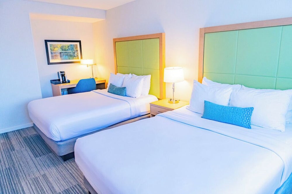 PREMIUM, 2 QUEEN BEDS