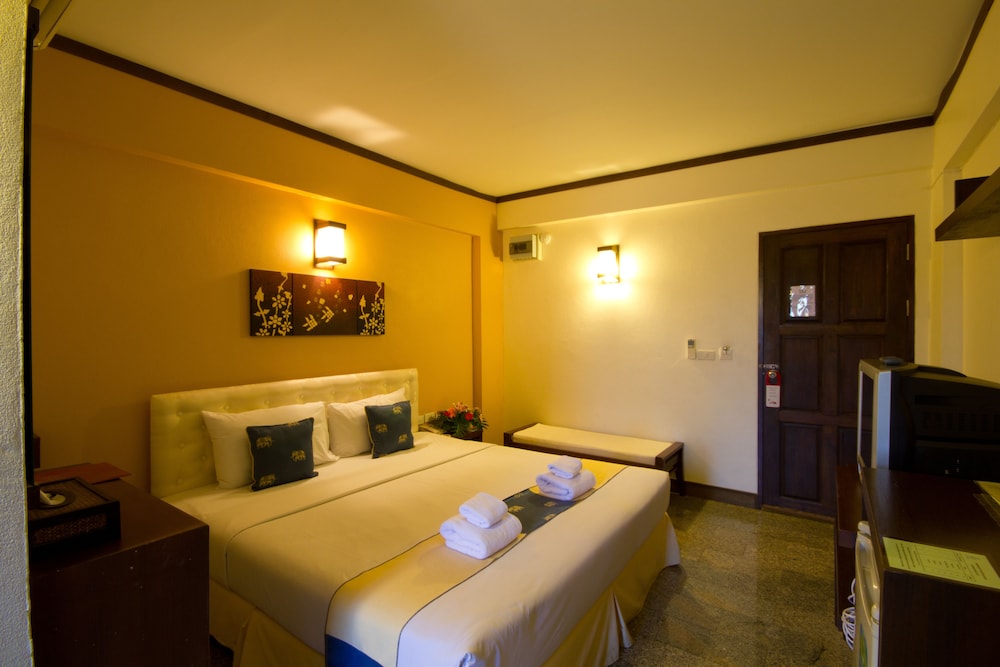 Rainforest Chiangmai Hotel 13/81