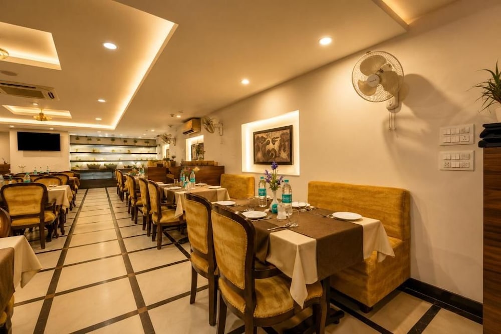 La Sapphire Hotel 43/50
