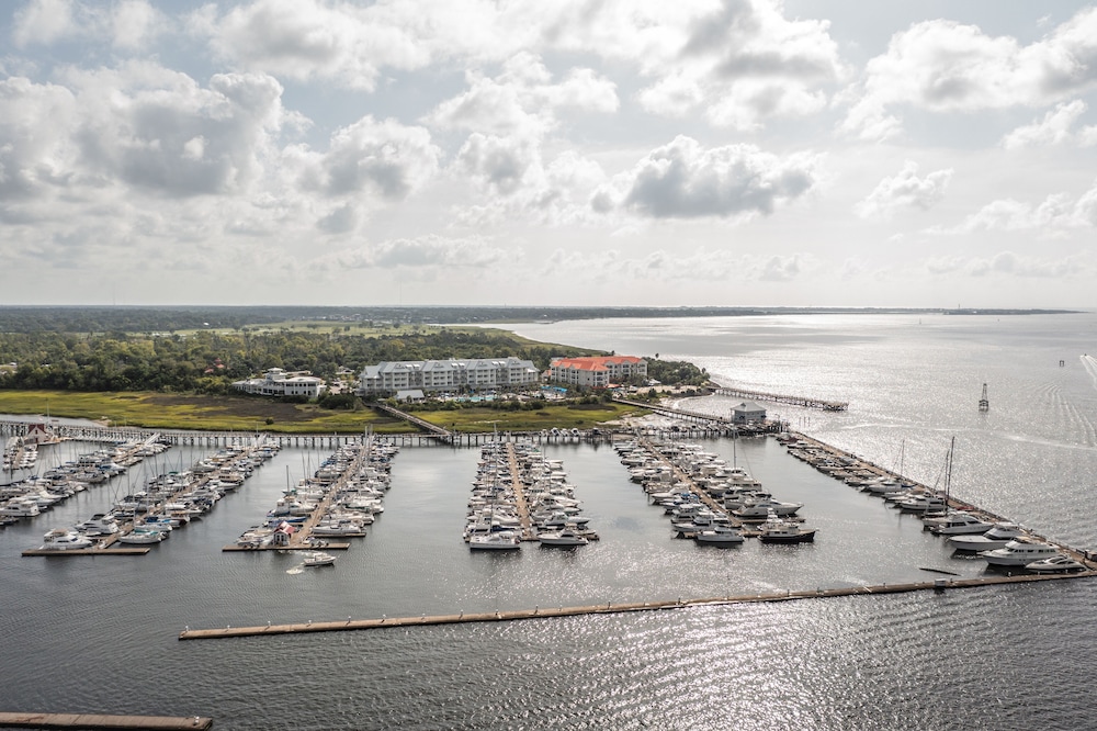 Harborside At Charleston Harbor Resort And Marina 41/50