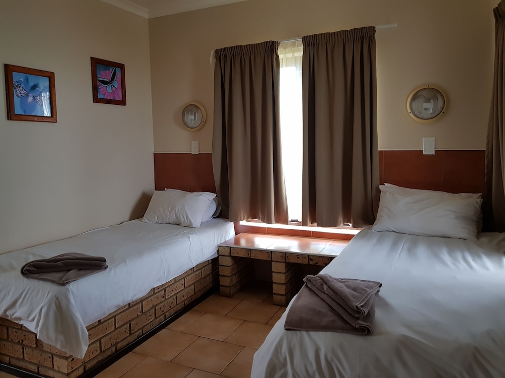 Port Edward Holiday Resort 11/50