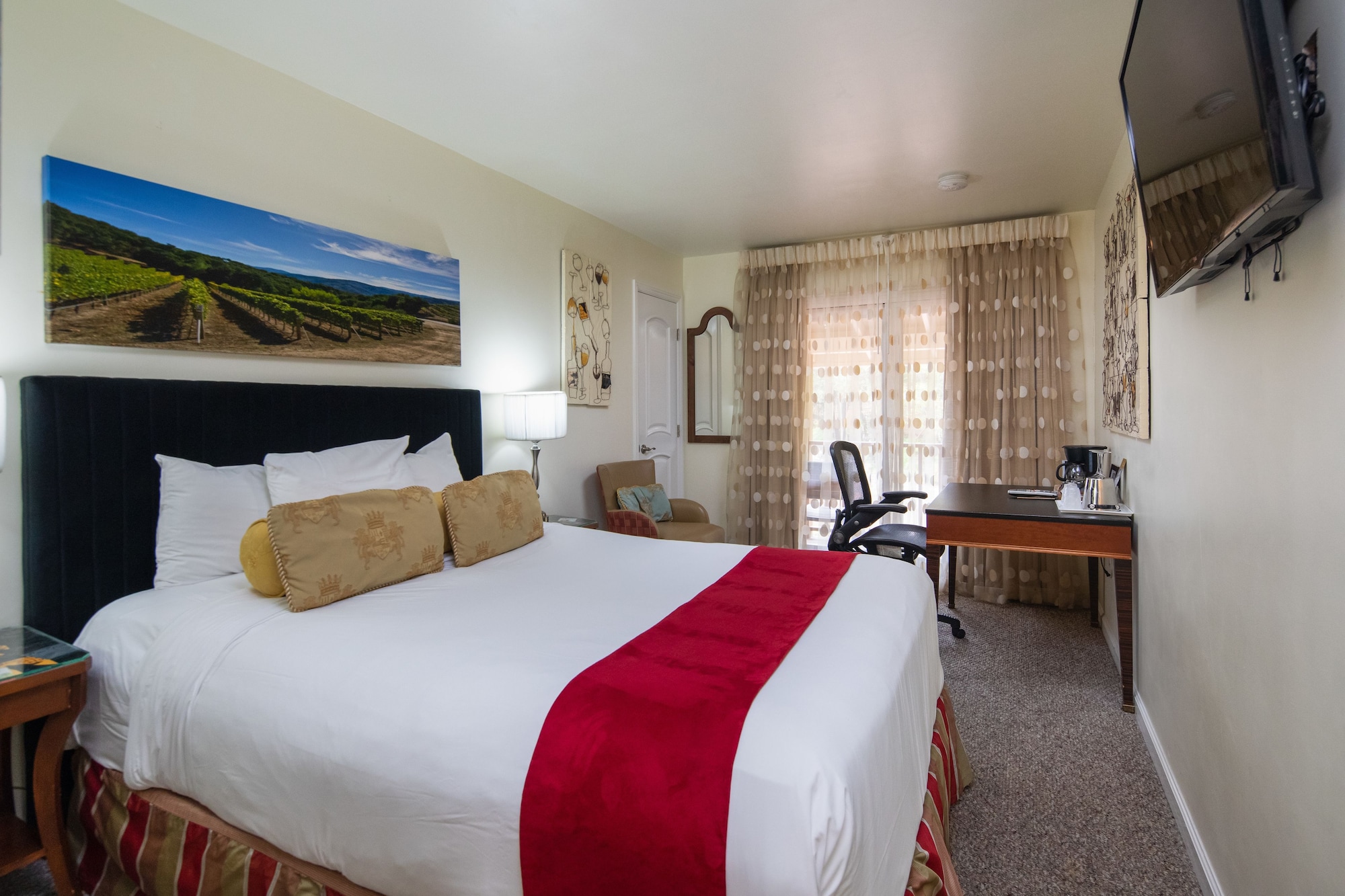 ROOM, KING BED, BALCONY