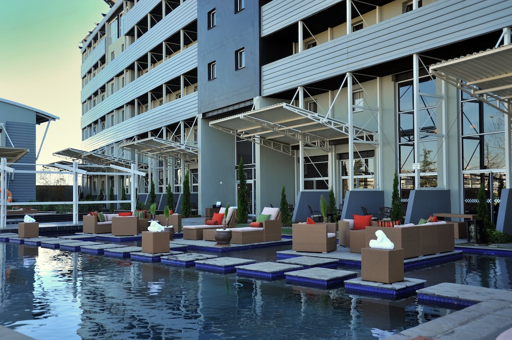 Protea Hotel By Marriott O R Tambo Airport in KEMPTON PARK