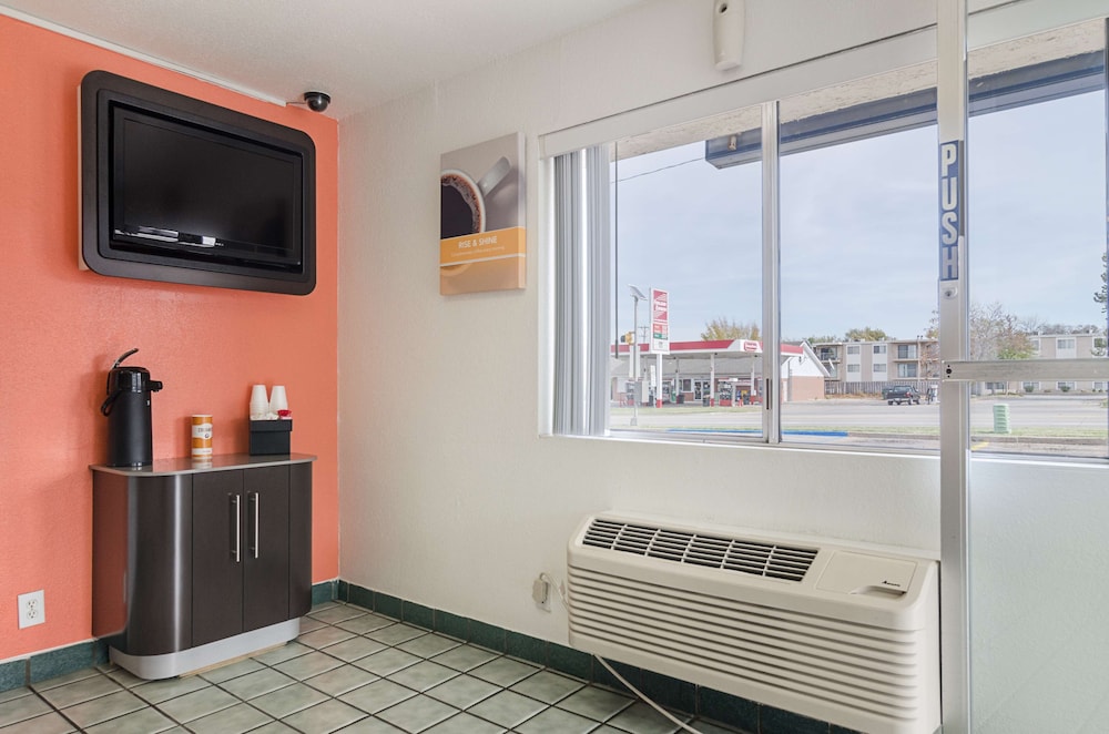 Motel6 Topeka, KS - Northwest 46/54