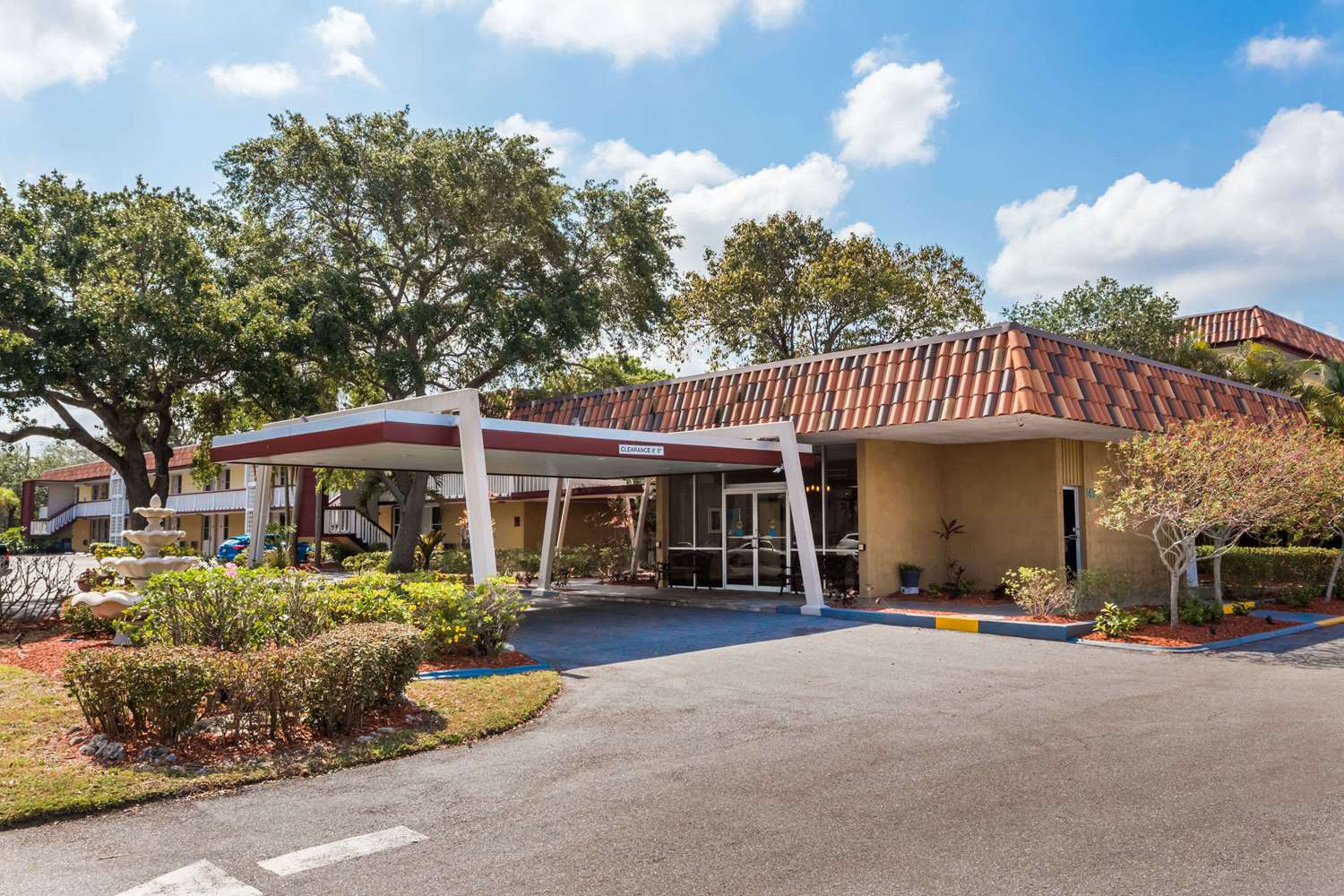 Baymont By Wyndham Sarasota 38/40