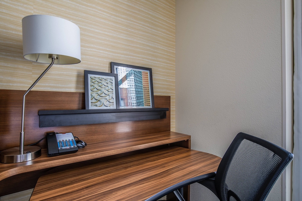 FAIRFIELD INN & SUITES CHICAGO DOWNTOWN/RIVER NORTH 33/47