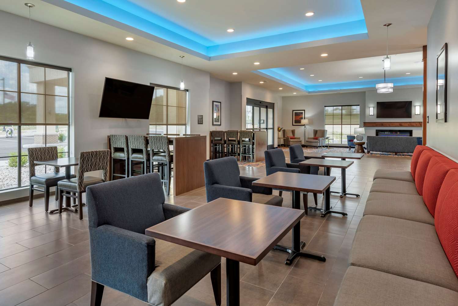 Comfort Suites Dry Ridge 13/20