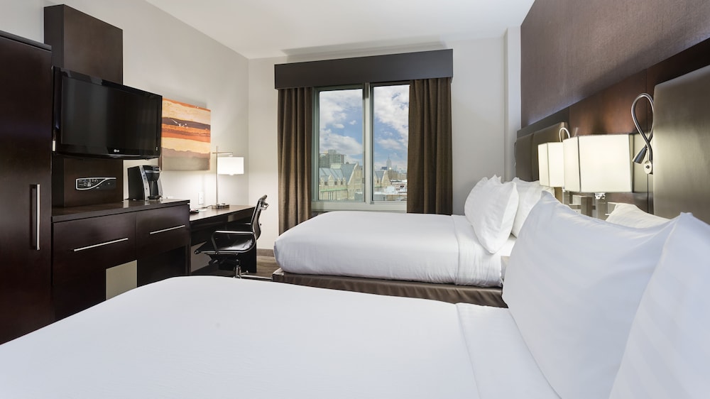 Holiday Inn Lower East Side 12/45