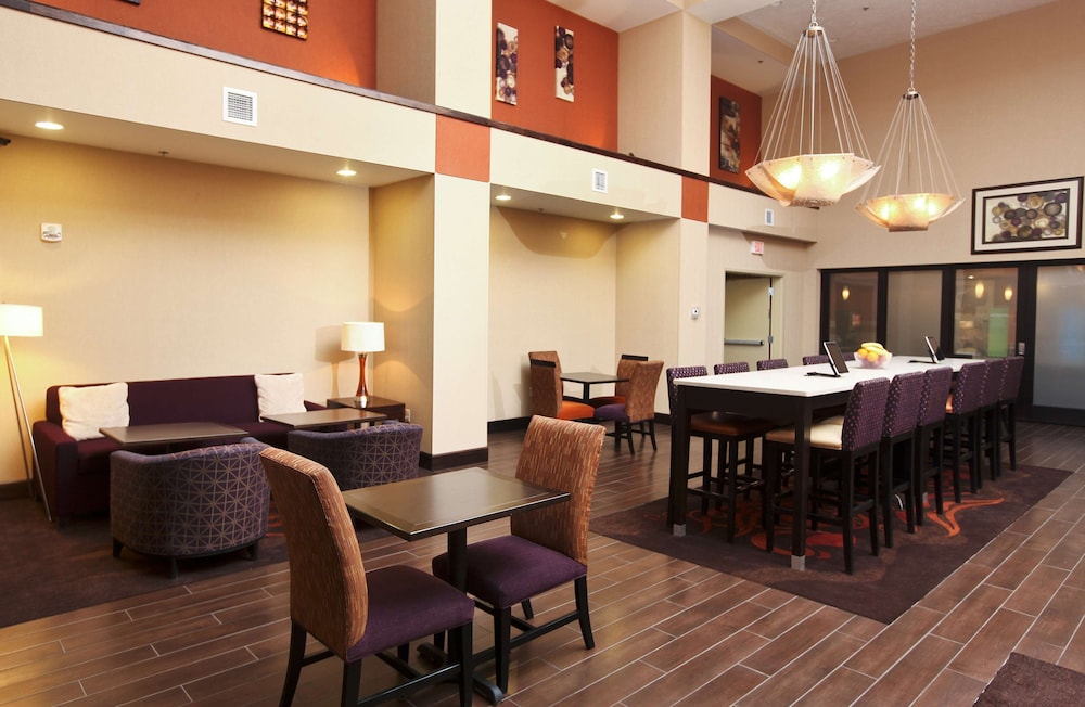 Hampton Inn Suites Fargo Medical Center 22/36