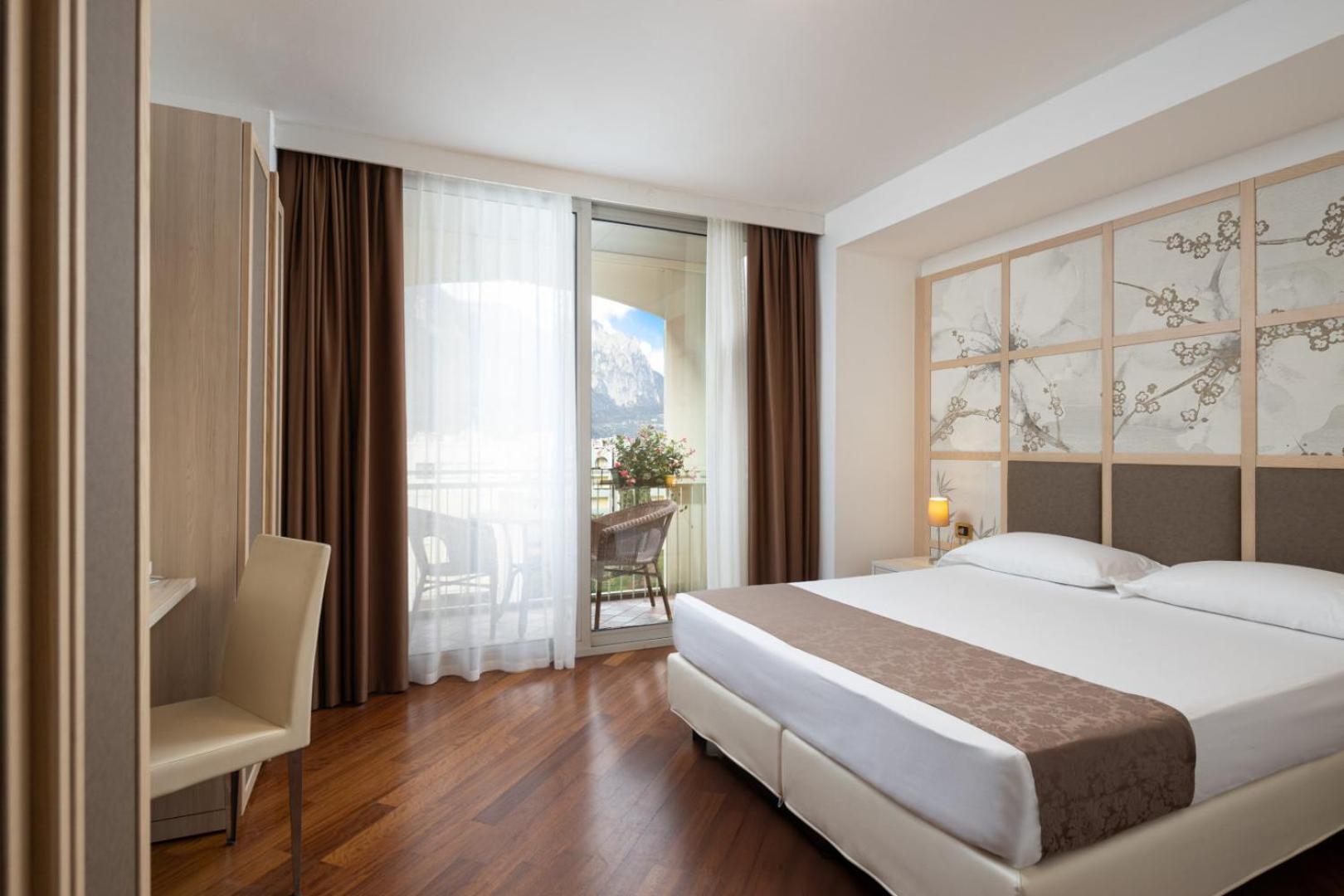 Room, Double or Twin Bed