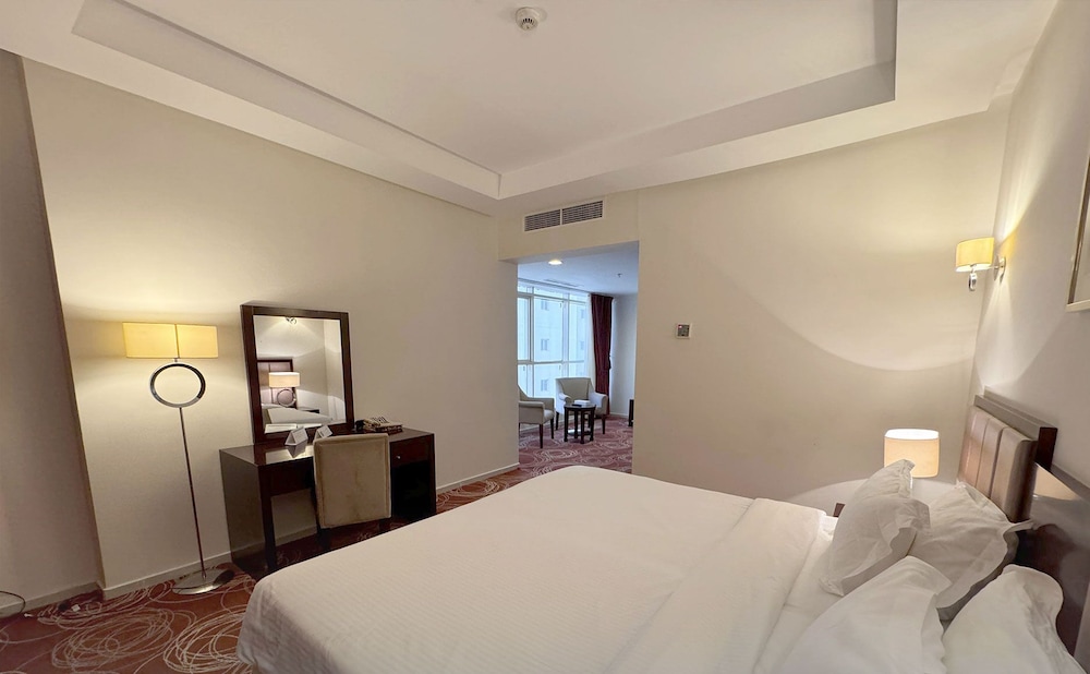 3 Rooms, Suite, 1 Queen and 4 Single Beds، ابراج الريان المكية(Al Rayyan Makiya Towers Hotel) 2/10
