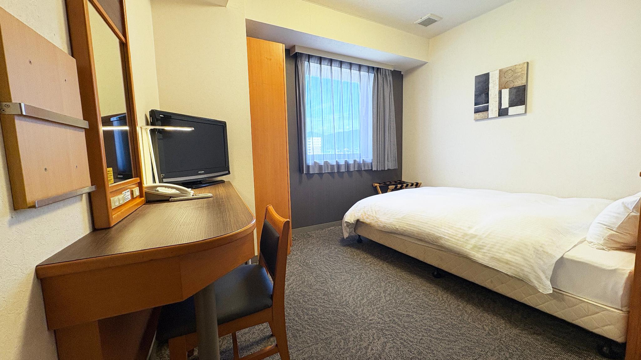 غرفة كبيرة بسرير مزدوج، Hotel Route-Inn Niihama 2/2