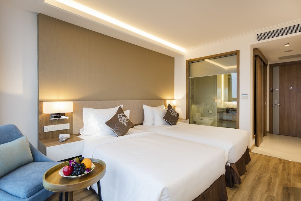 Comodo Nha Trang Hotel 18/50