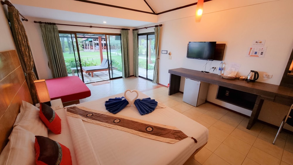 Golden Bay Cottage 24/75