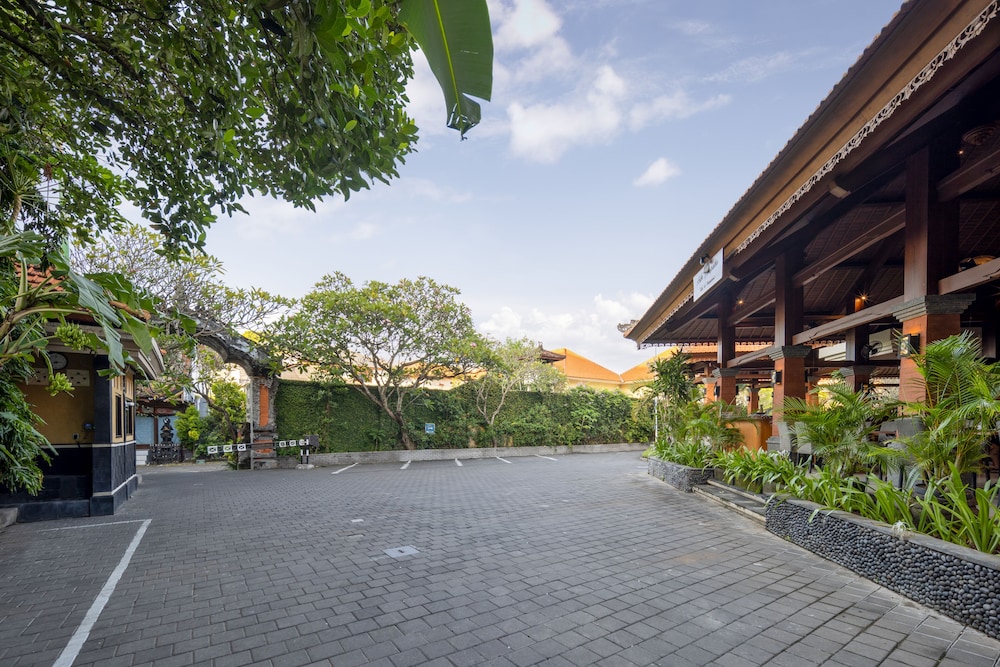 Adi Dharma Hotel Kuta 51/67