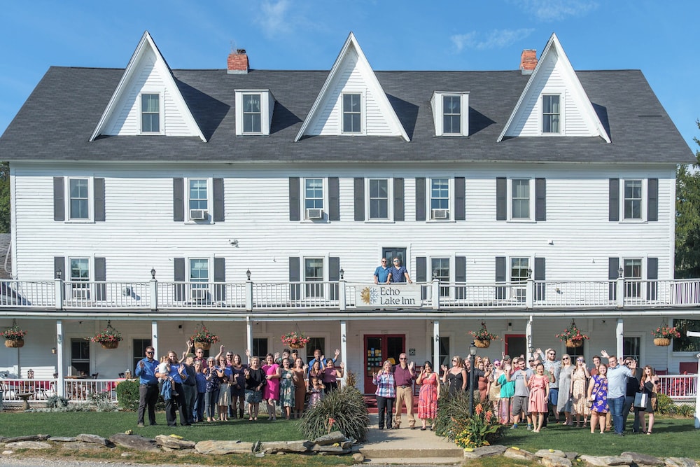 Echo Lake Inn 64/71