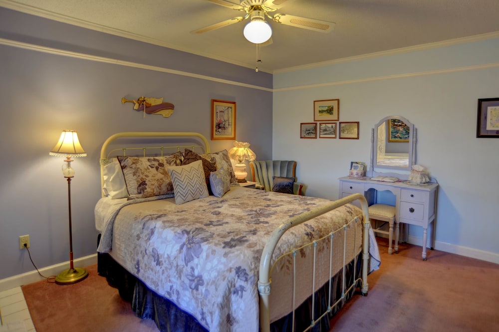 Blue Mountain Mist Country Inn 15/63
